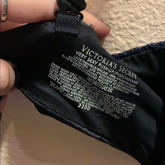 Brand New Victoria’s Secret Blue Sparkly Bra - Picture 5 of 8